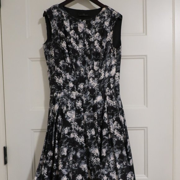 Carolina Herrera Dresses & Skirts - Carolina Herrera printed pleated midi-8